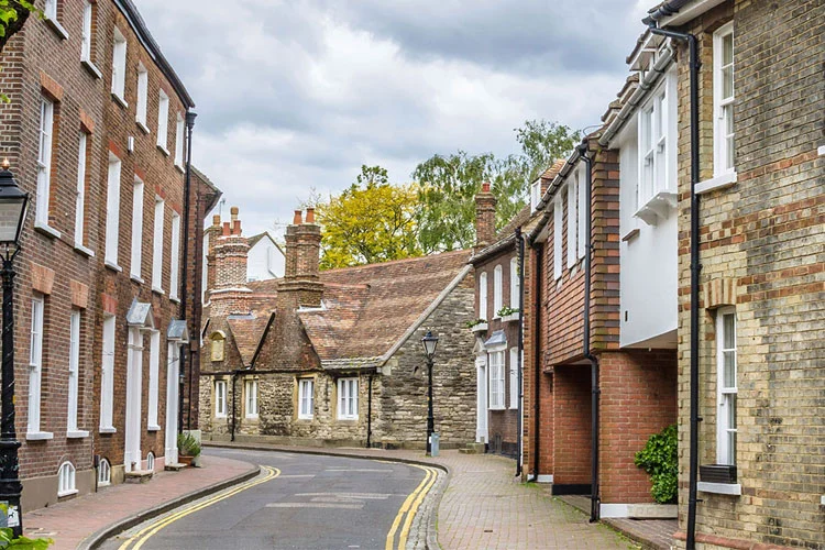 Choosing a qualified Surveyor Ipswich with expert tips for property
